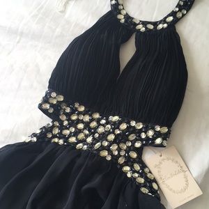 Eva & Lola Black Keyhole Formal Dress!